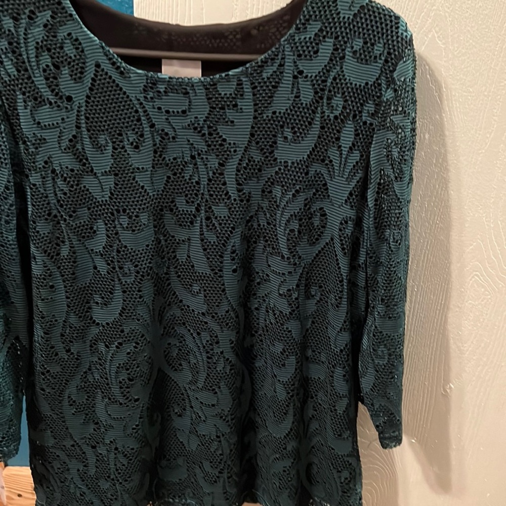 Bedford Fair size medium very pretty new blouse